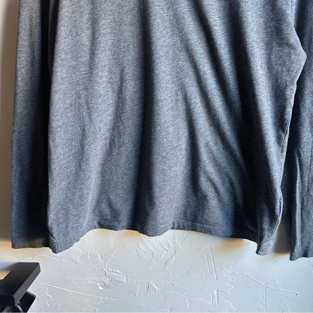 Robert Barakett Men’s Basic Farlow Long Sleeve VNeck Tee Sz XL‎ Dark Grey
